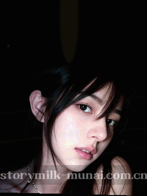 《午夜烘焙房》书籍封面，夜色中的面包与烤箱微光